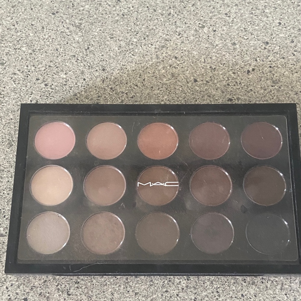 MAC Cosmetics Earthy Tones Eyeshadow Palette
